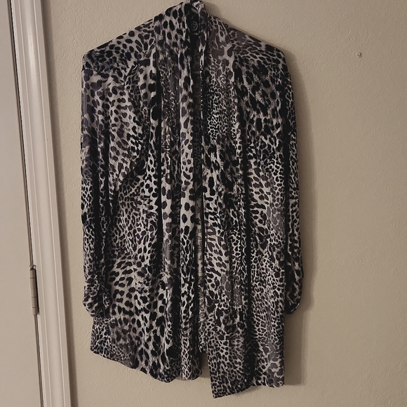 Xl Bobeau Leapord print sweater - Picture 1 of 5
